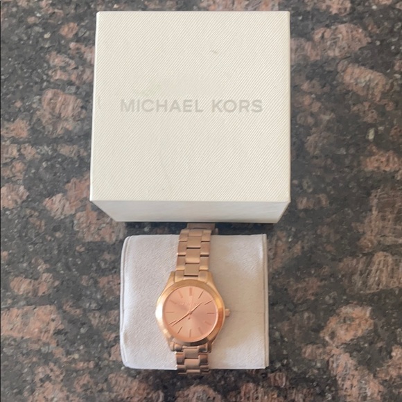 Michael Kors Rose Gold Watch - Picture 2 of 5